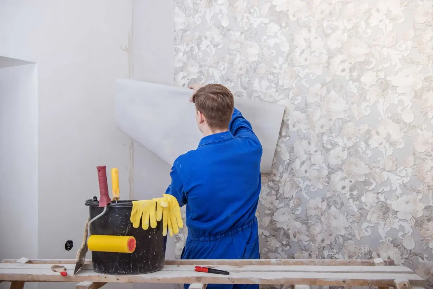 Re-Sheeting Walls Services